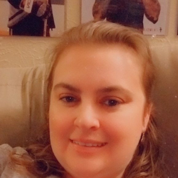 Meet your Posher, Jennifer - Picture 1 of 1